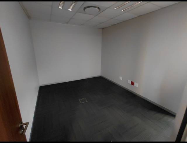 1,960M² OFFICE TO LET IN WOODMEAD